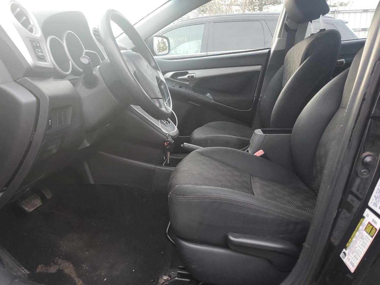 2009 Pontiac Vibe - Image 7