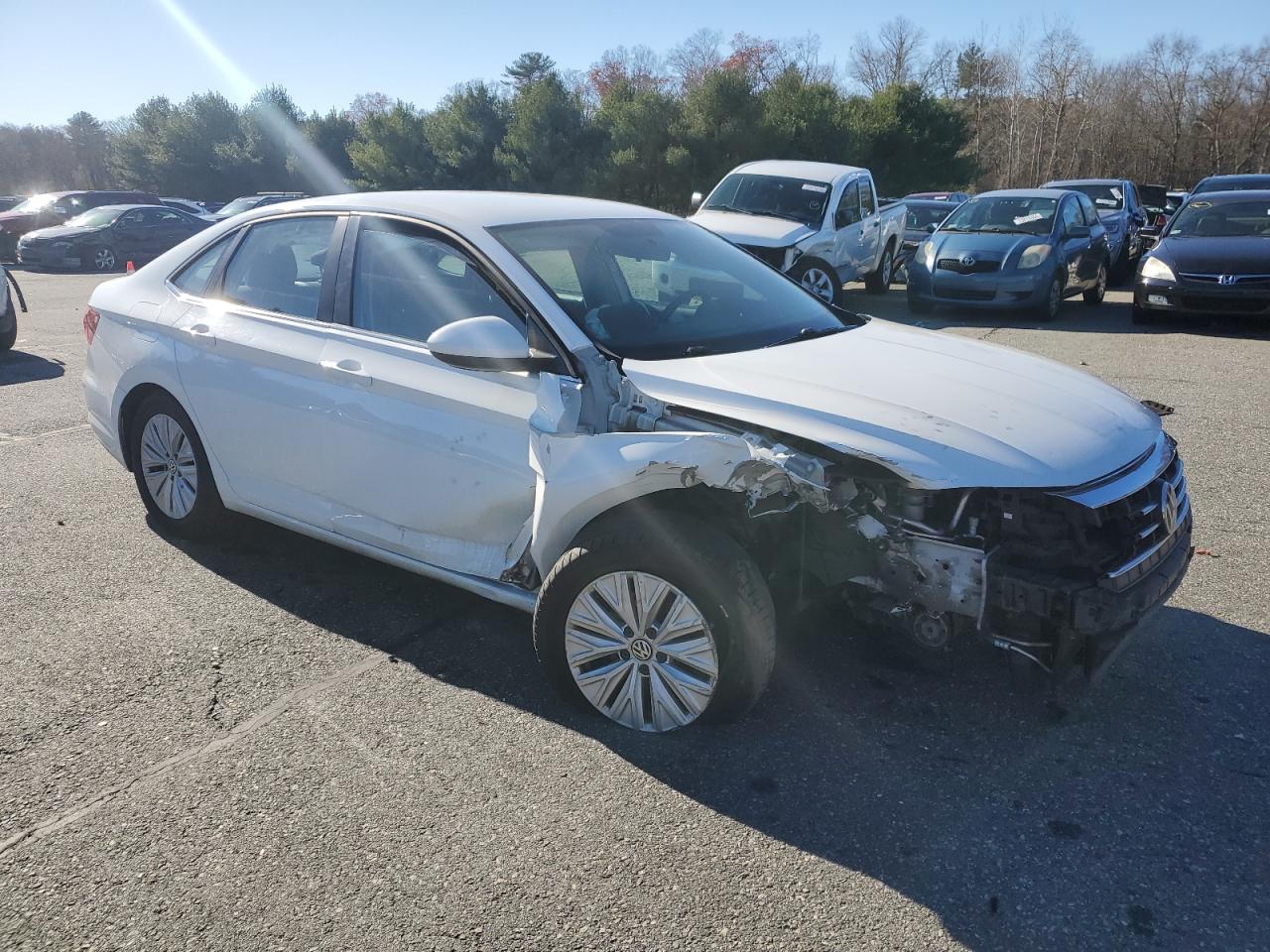 2019 Volkswagen Jetta - Image 4