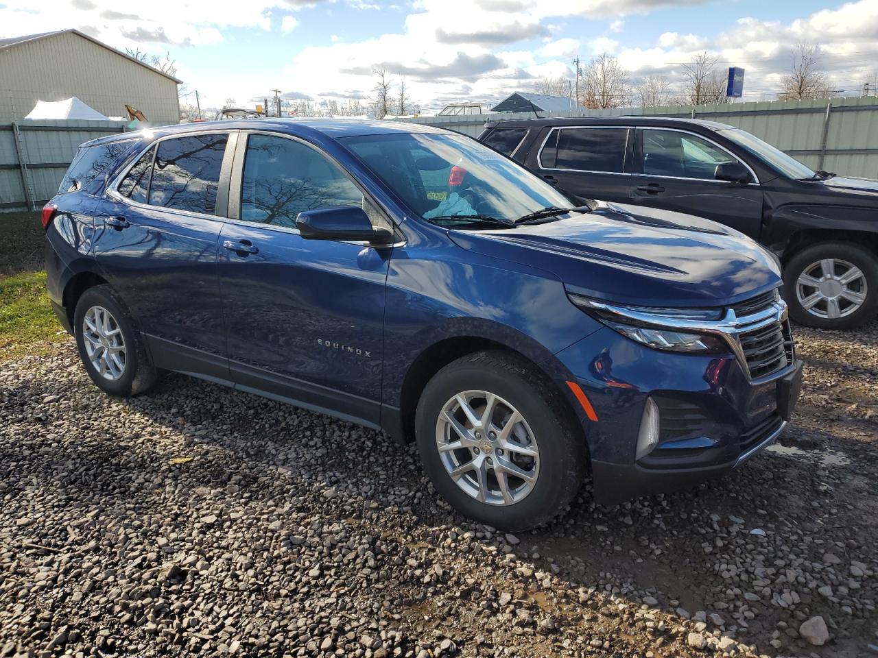 2022 Chevrolet Equinox - Image 4