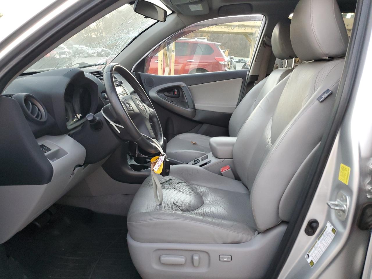 2010 Toyota RAV 4 - Image 7