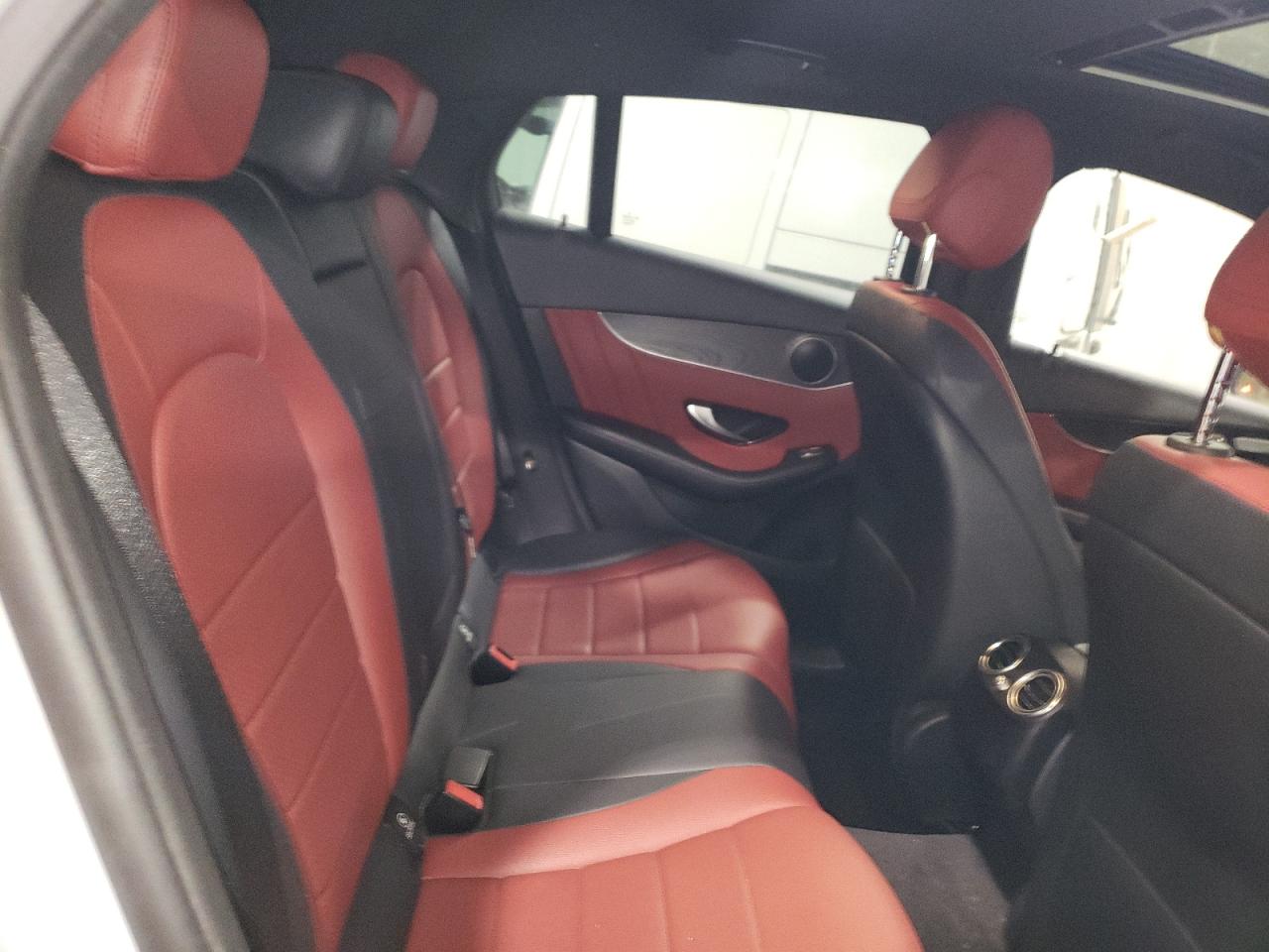 2018 Mercedes-Benz GLC - Image 11