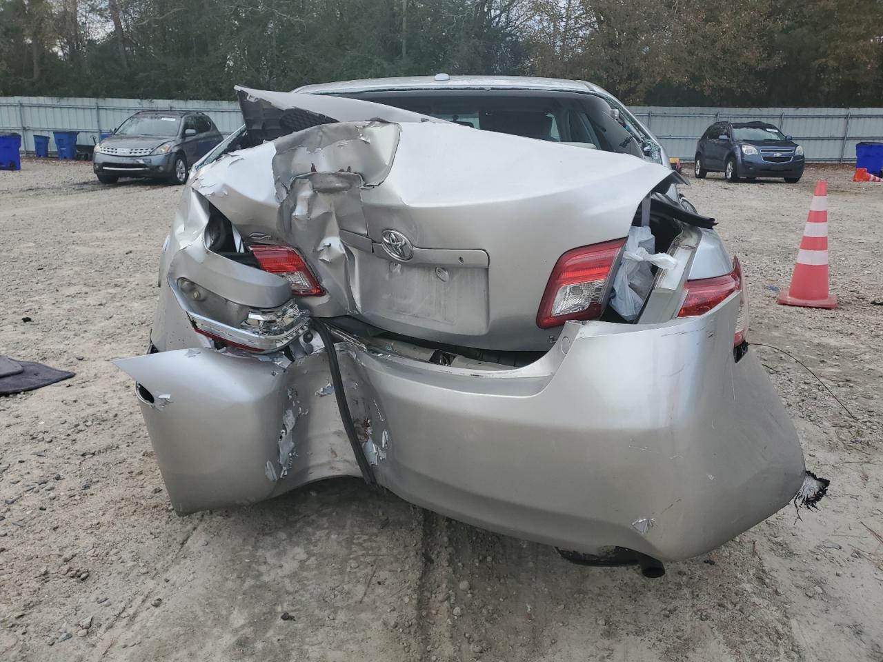 2010 Toyota Camry - Image 6