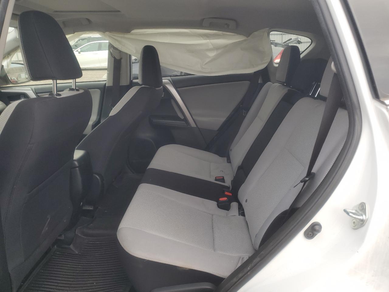 2018 Toyota RAV 4 - Image 11