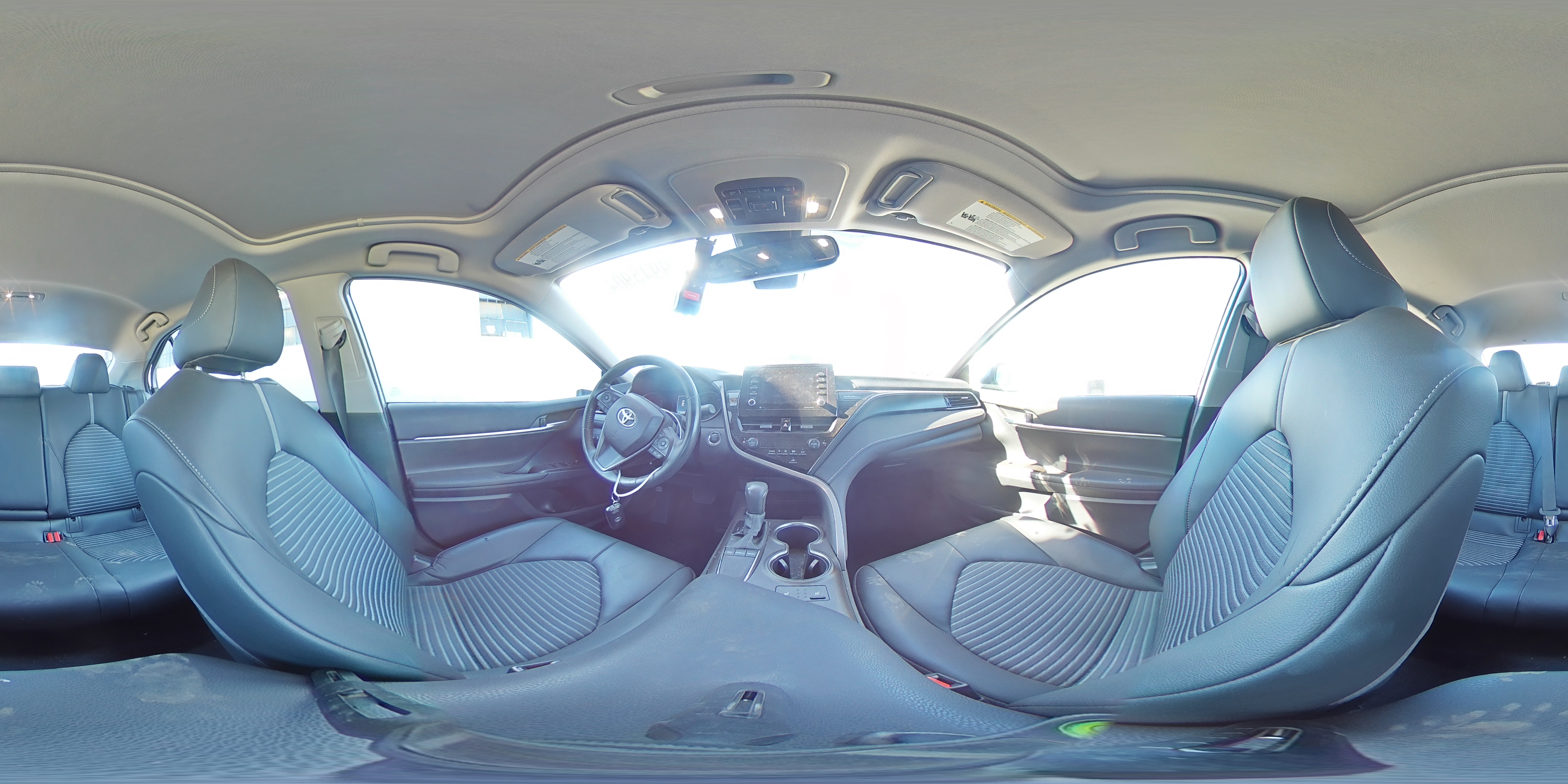 2022 Toyota Camry - Image 14