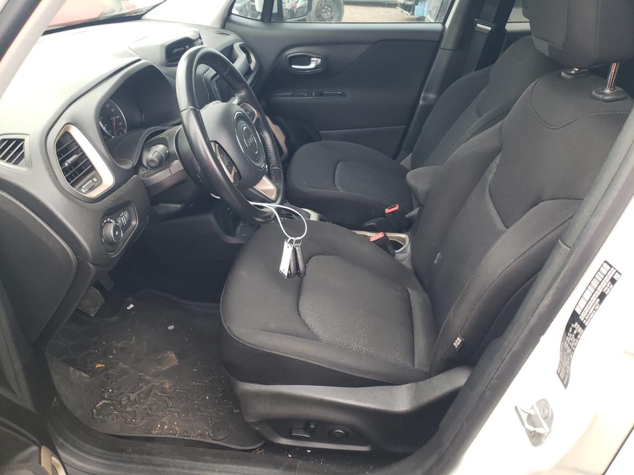2017 Jeep Renegade - Image 7
