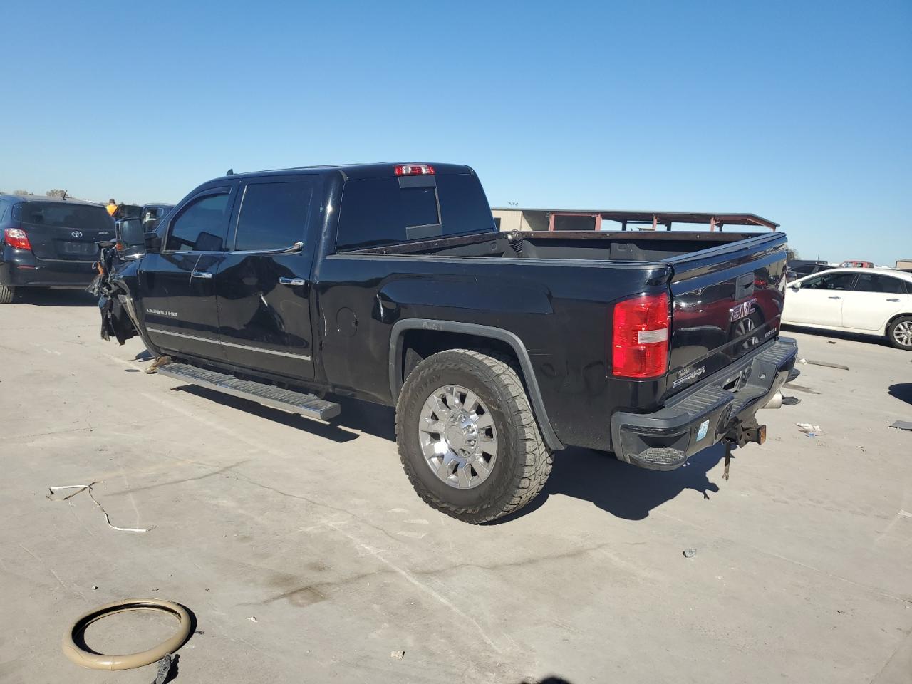 2015 GMC Sierra - Image 2