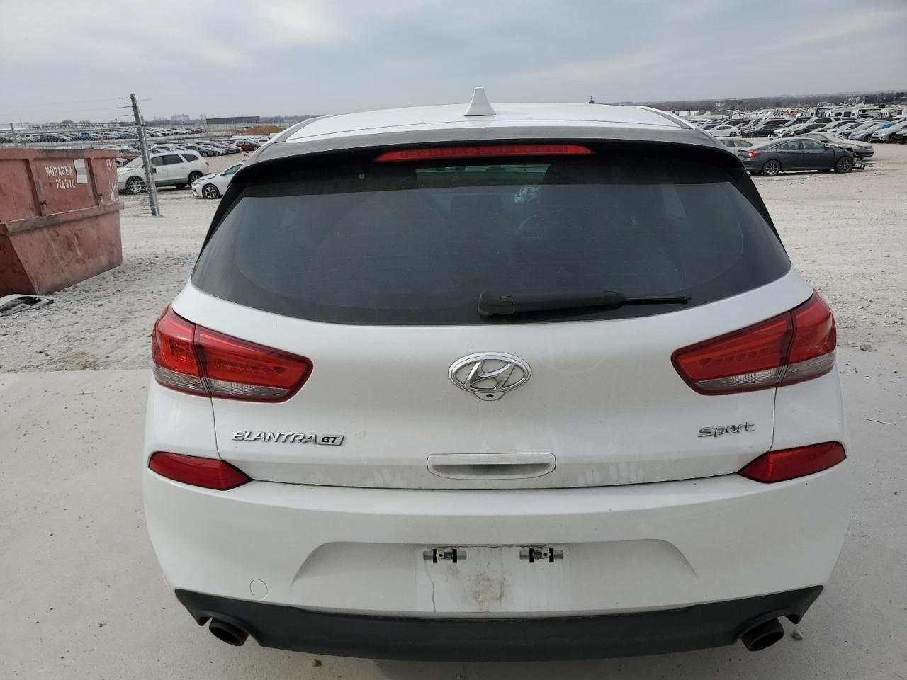 2018 Hyundai Elantra - Image 6