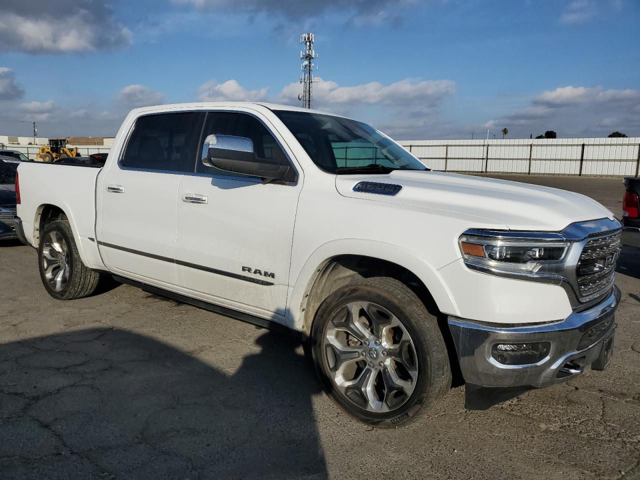 2021 RAM 1500 - Image 4