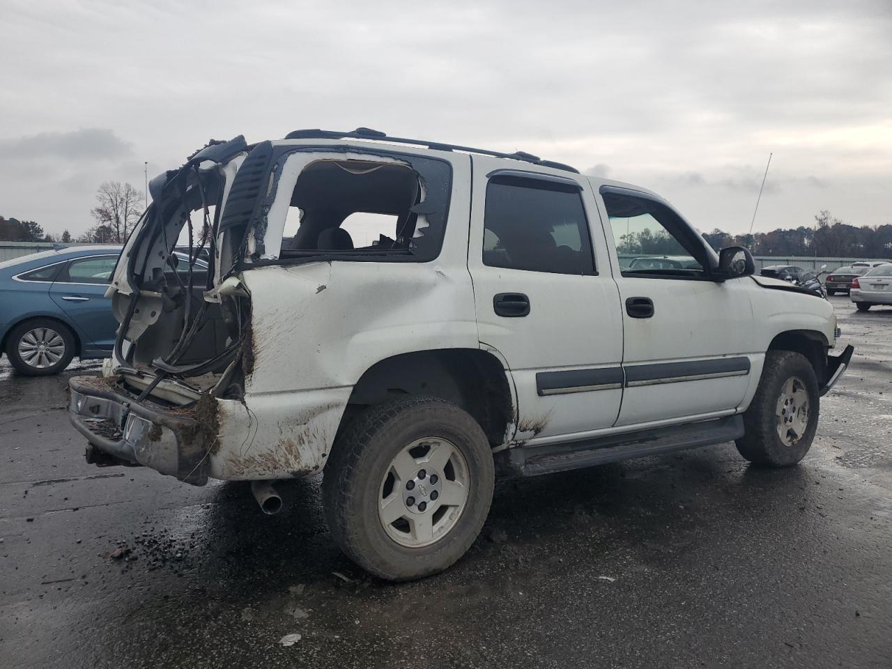 2004 Chevrolet Tahoe - Image 3