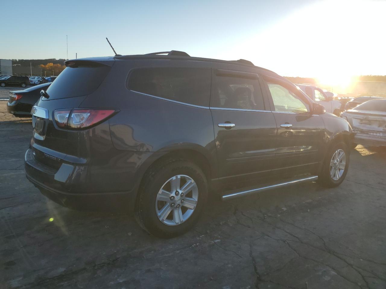 VIN 1GNKRGKD3DJ261315 2013 CHEVROLET TRAVERSE no.3