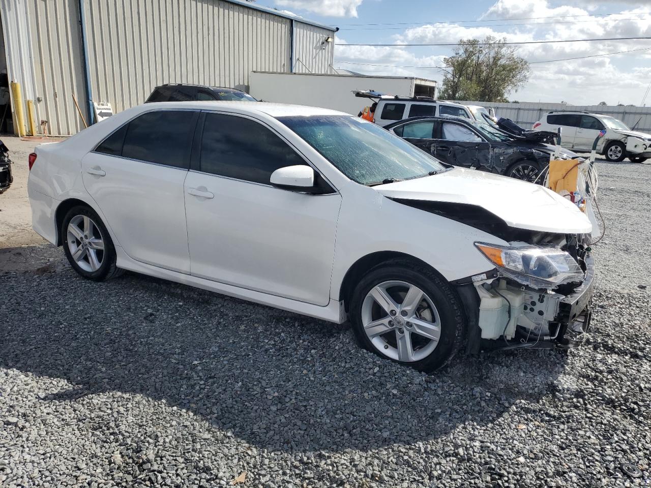 VIN 4T1BF1FKXDU295138 2013 TOYOTA CAMRY no.4