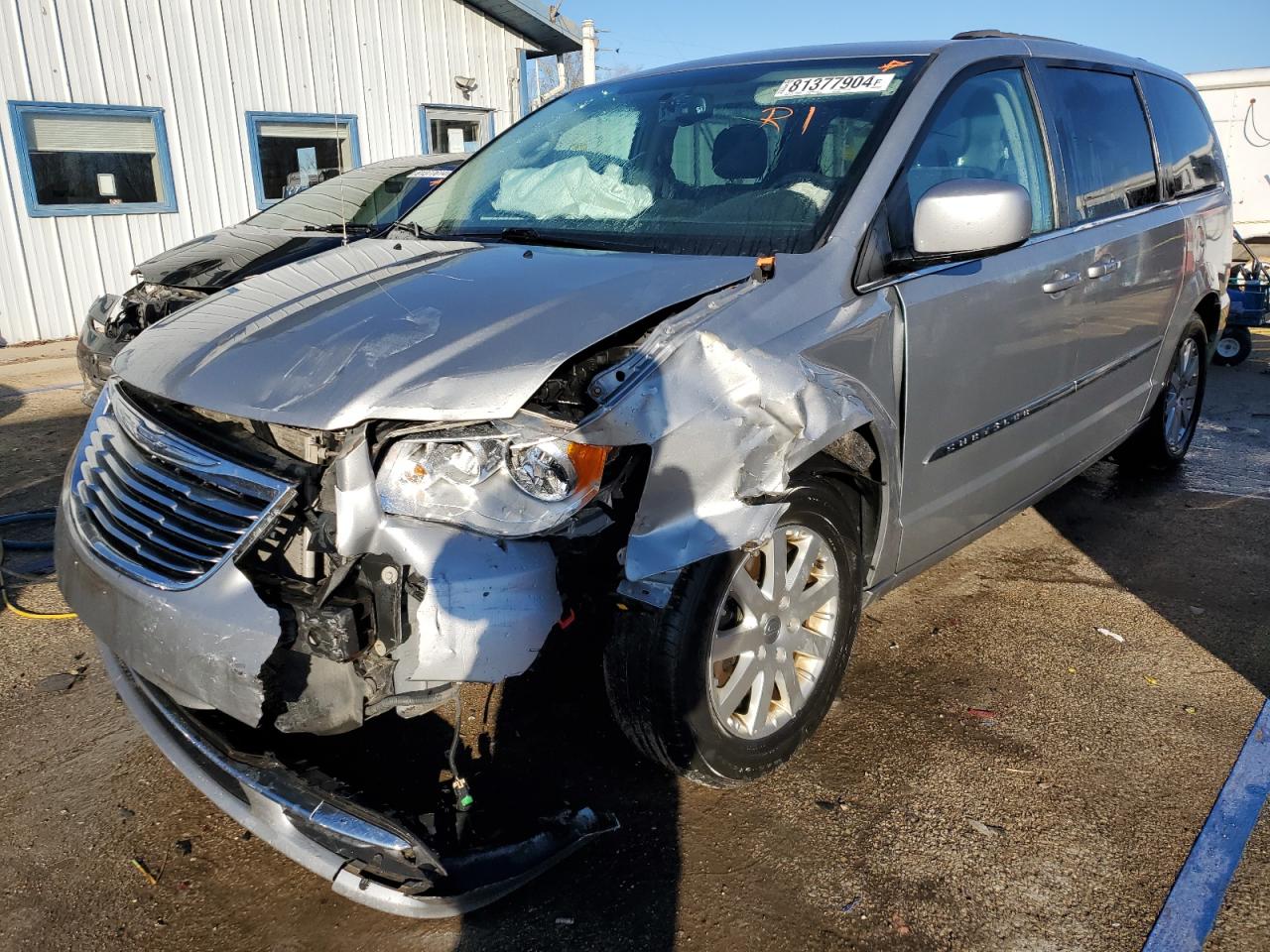 2015 Chrysler Town & Country - Image 1