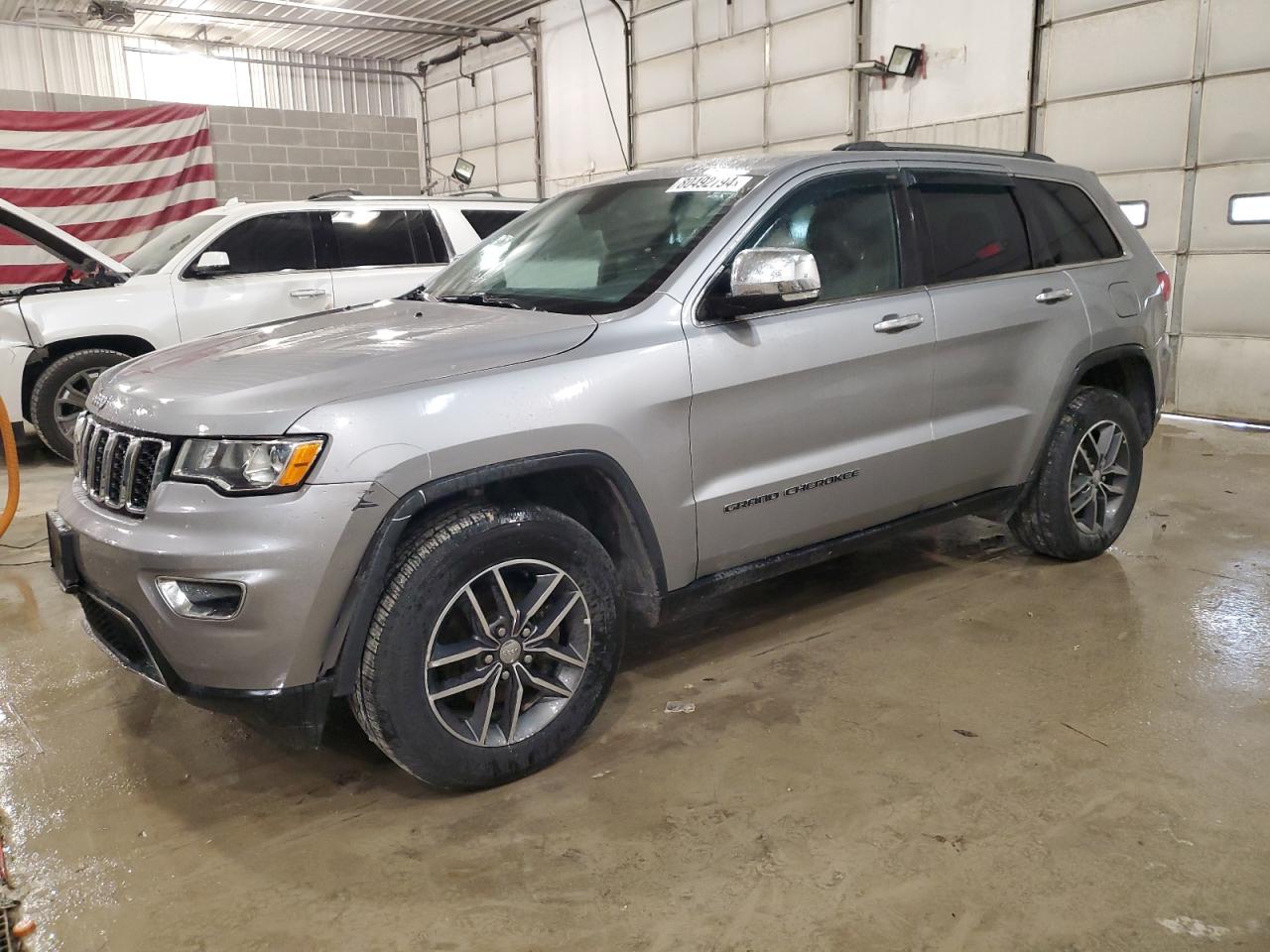 1C4RJFBG0JC308173 2018 JEEP GRAND CHEROKEE - Image 1