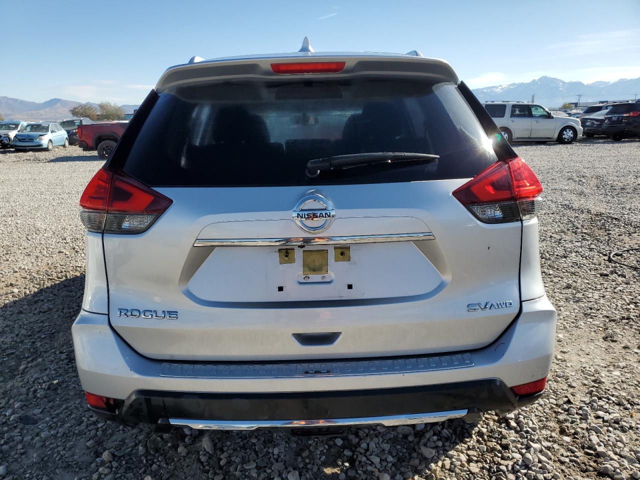 2017 Nissan Rogue S VIN: JN8AT2MV1HW252656 Lot: 78539644