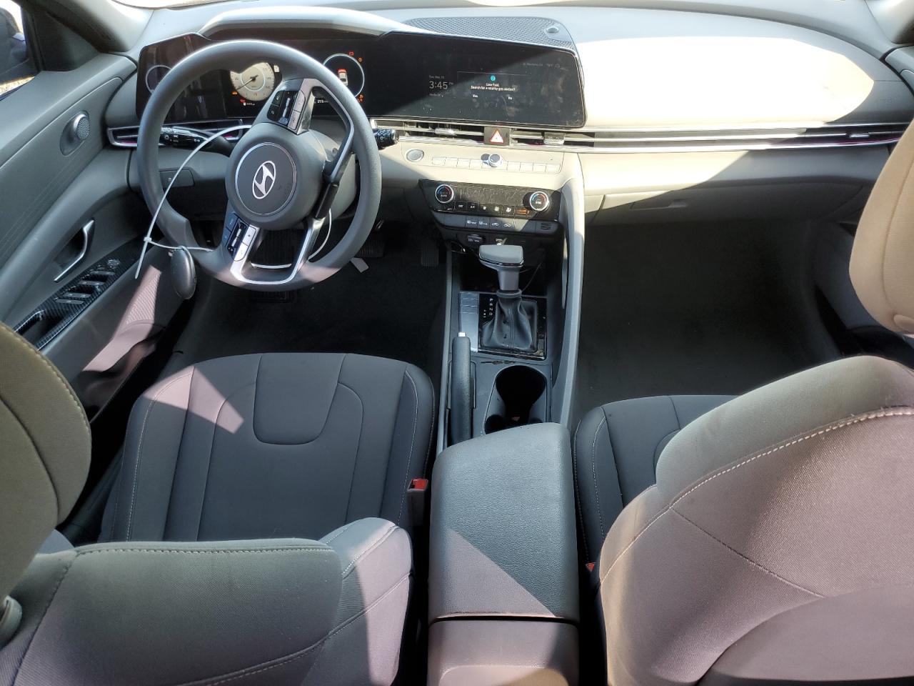 2024 Hyundai Elantra - Image 8
