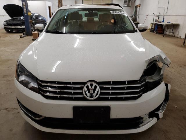  VOLKSWAGEN PASSAT 2014 Белы