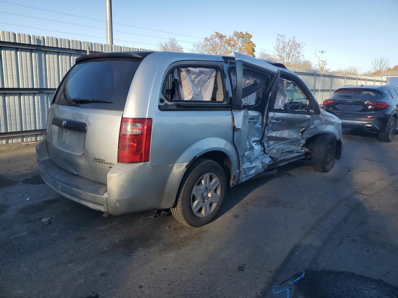 2010 Dodge Caravan - Image 3