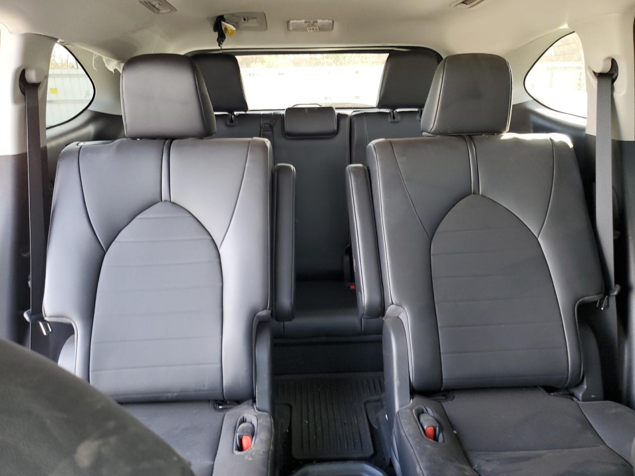 2021 Toyota Highlander - Image 10