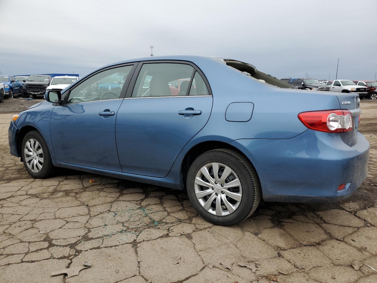 VIN 5YFBU4EE5DP144275 2013 TOYOTA COROLLA no.2