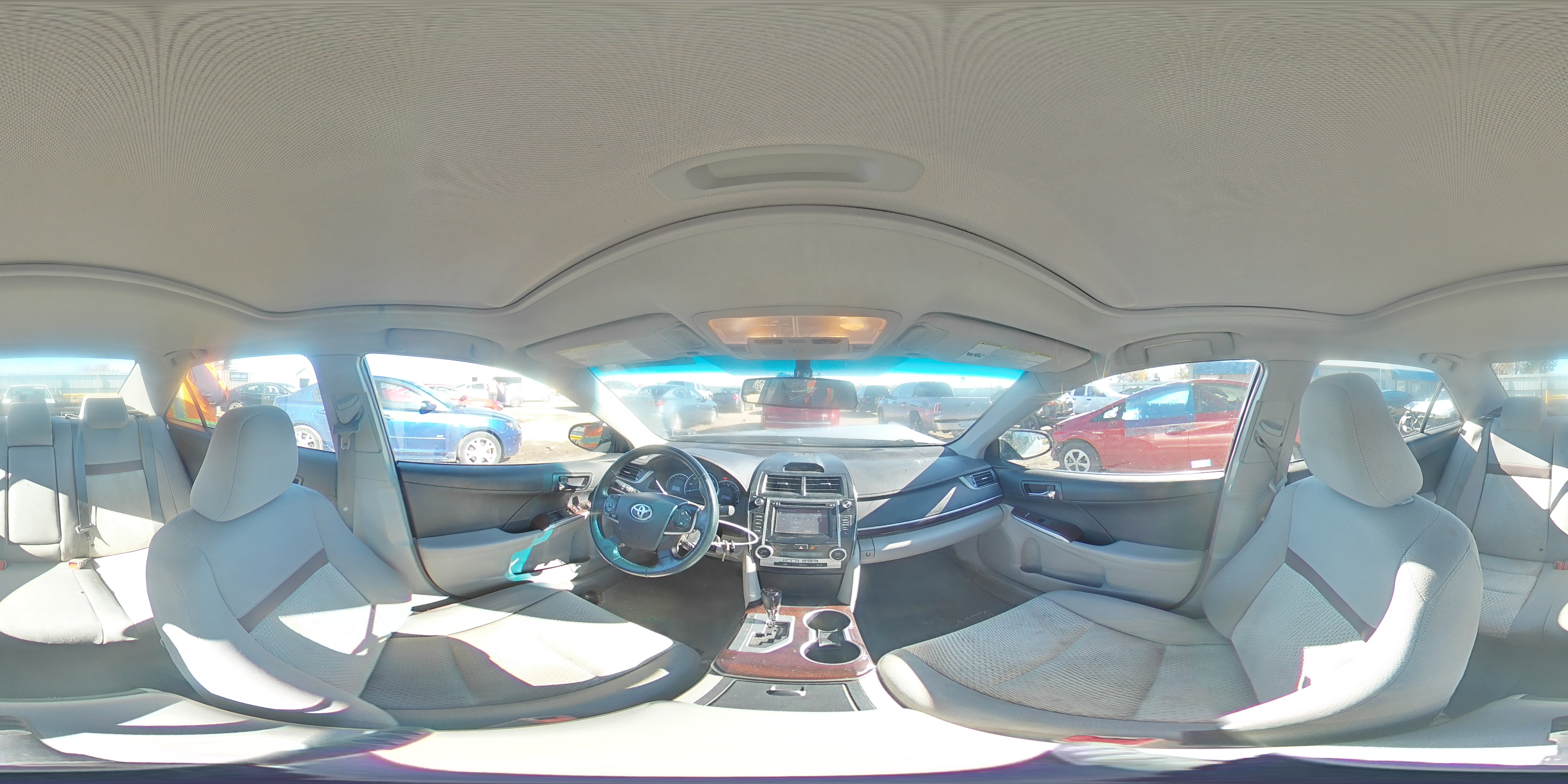 2014 Toyota Camry - Image 12