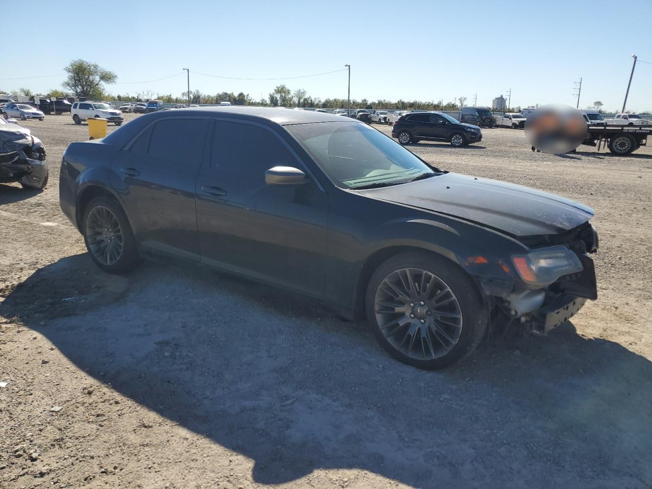 2013 Chrysler 300 - Image 4