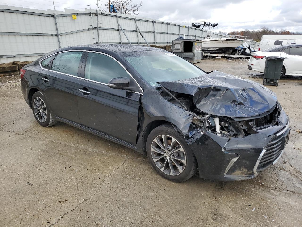 2016 Toyota Avalon - Image 4