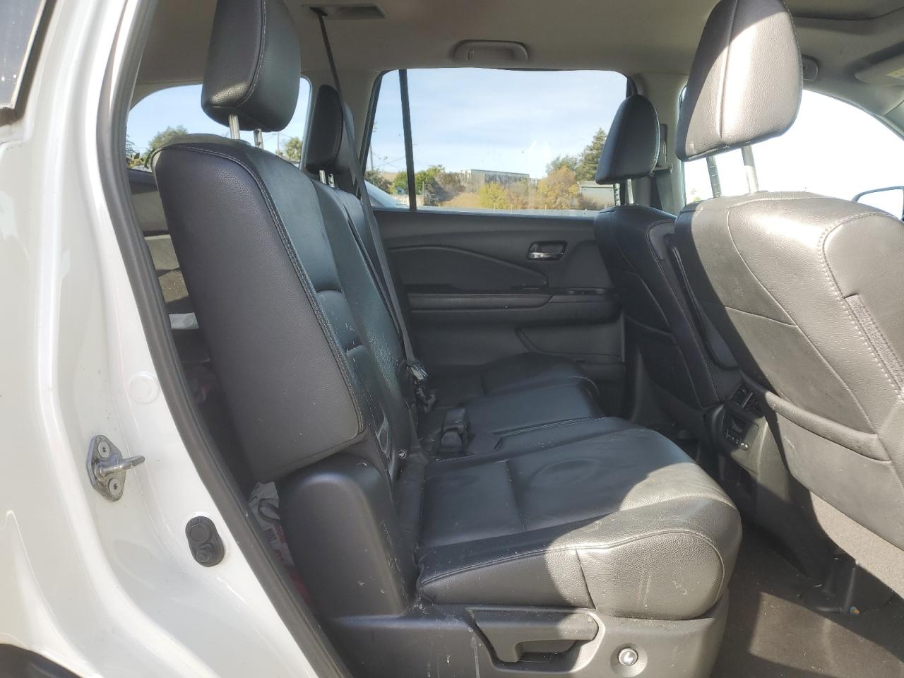 2018 Honda Pilot - Image 11