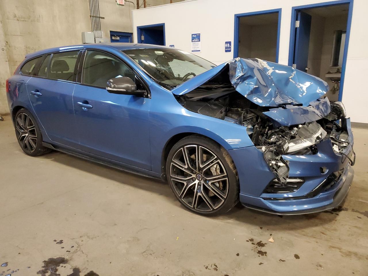 2018 Volvo V60 - Image 4