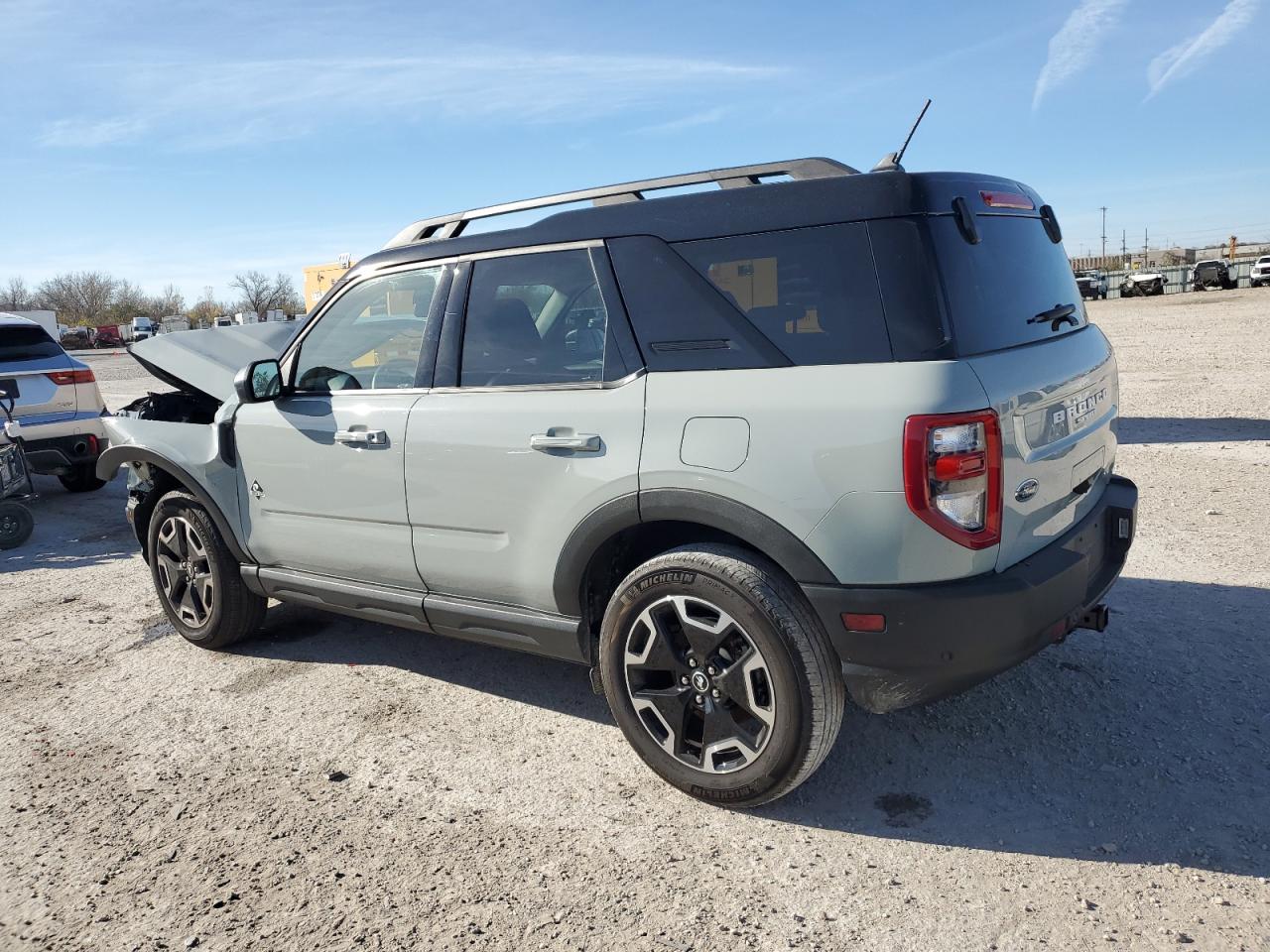 2022 Ford Bronco - Image 2