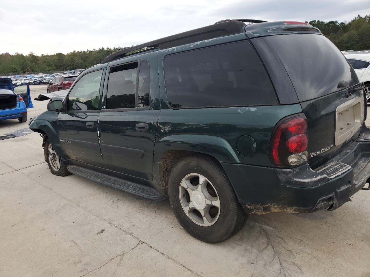 2004 Chevrolet TrailBlazer - Image 2