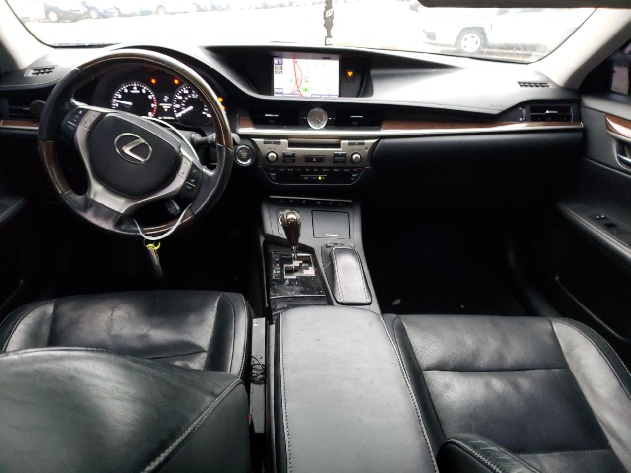 2013 Lexus ES - Image 8