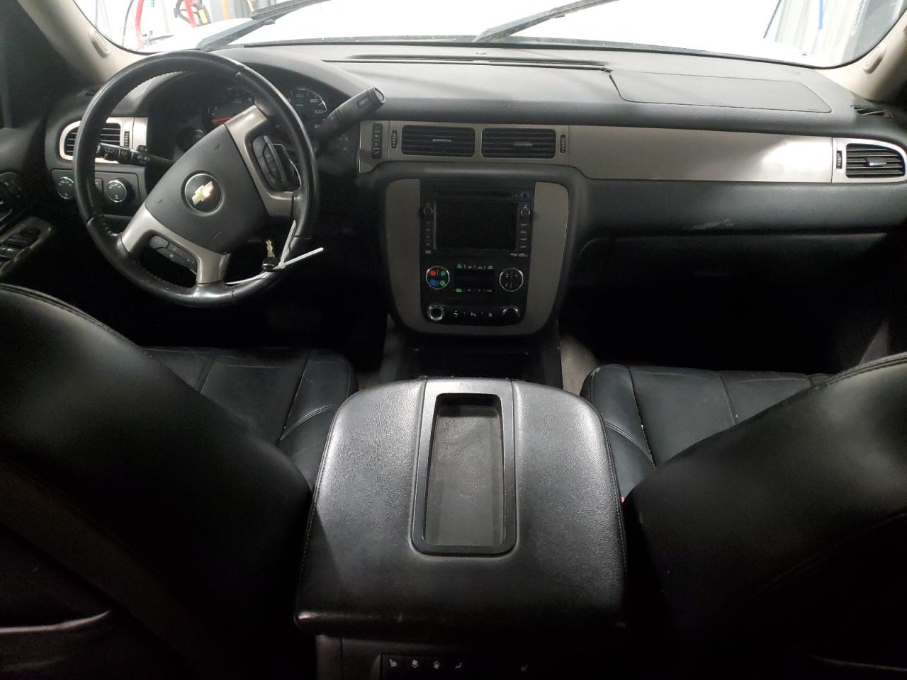 2011 Chevrolet Suburban - Image 8