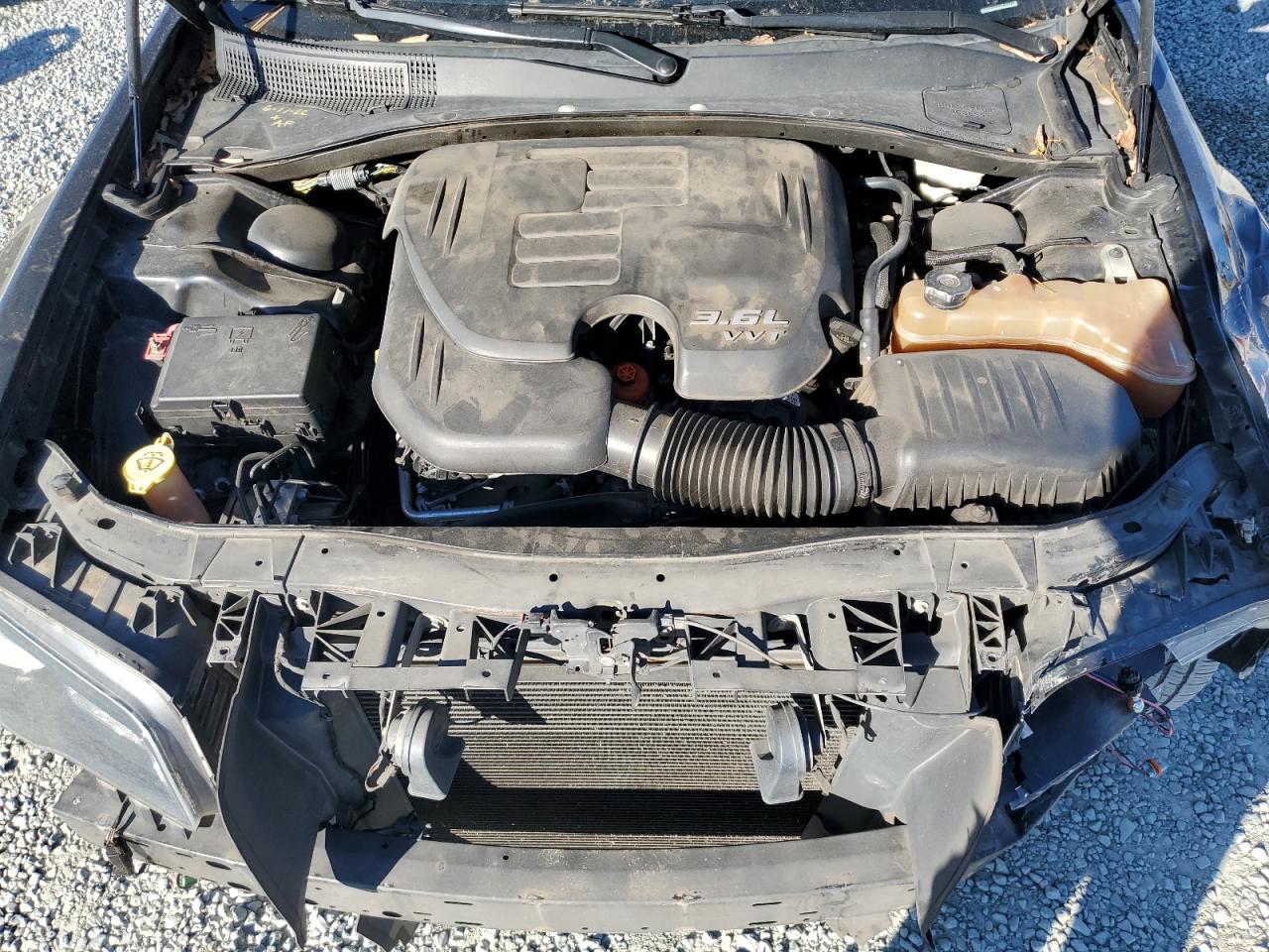 2014 Chrysler 300 - Image 11