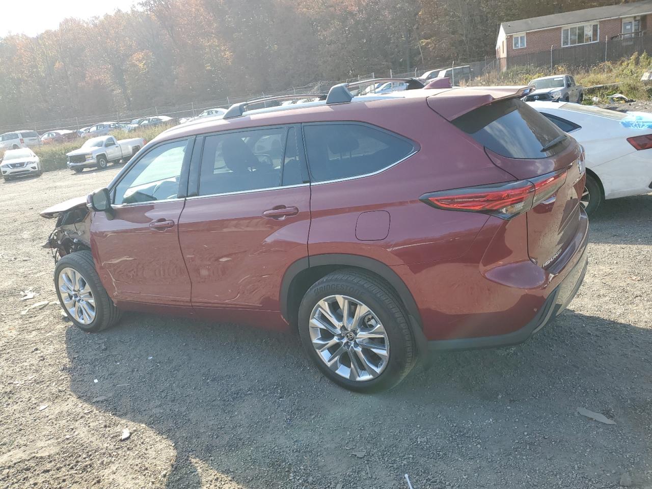 2020 Toyota Highlander - Image 2