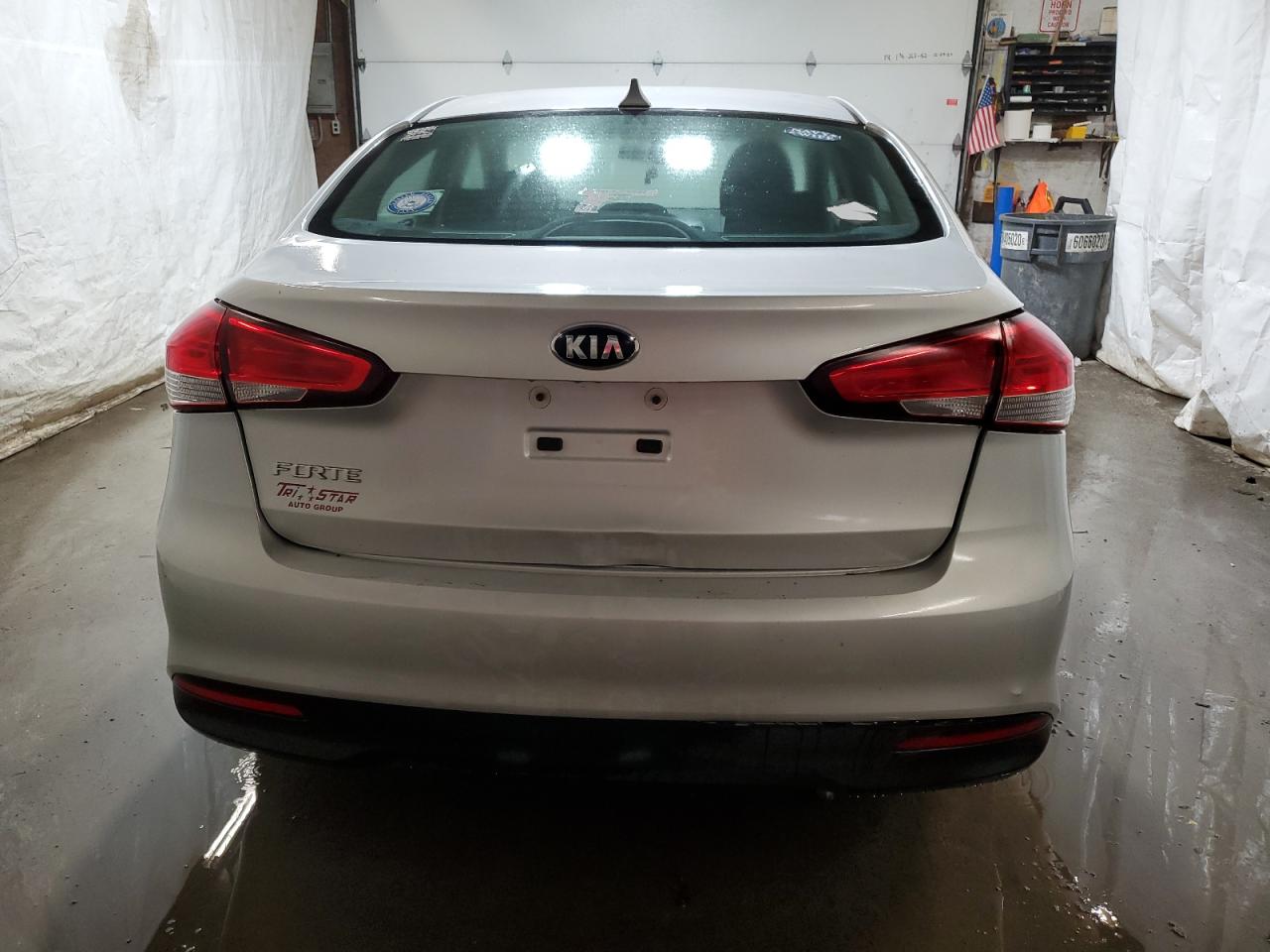 2017 Kia Forte - Image 6