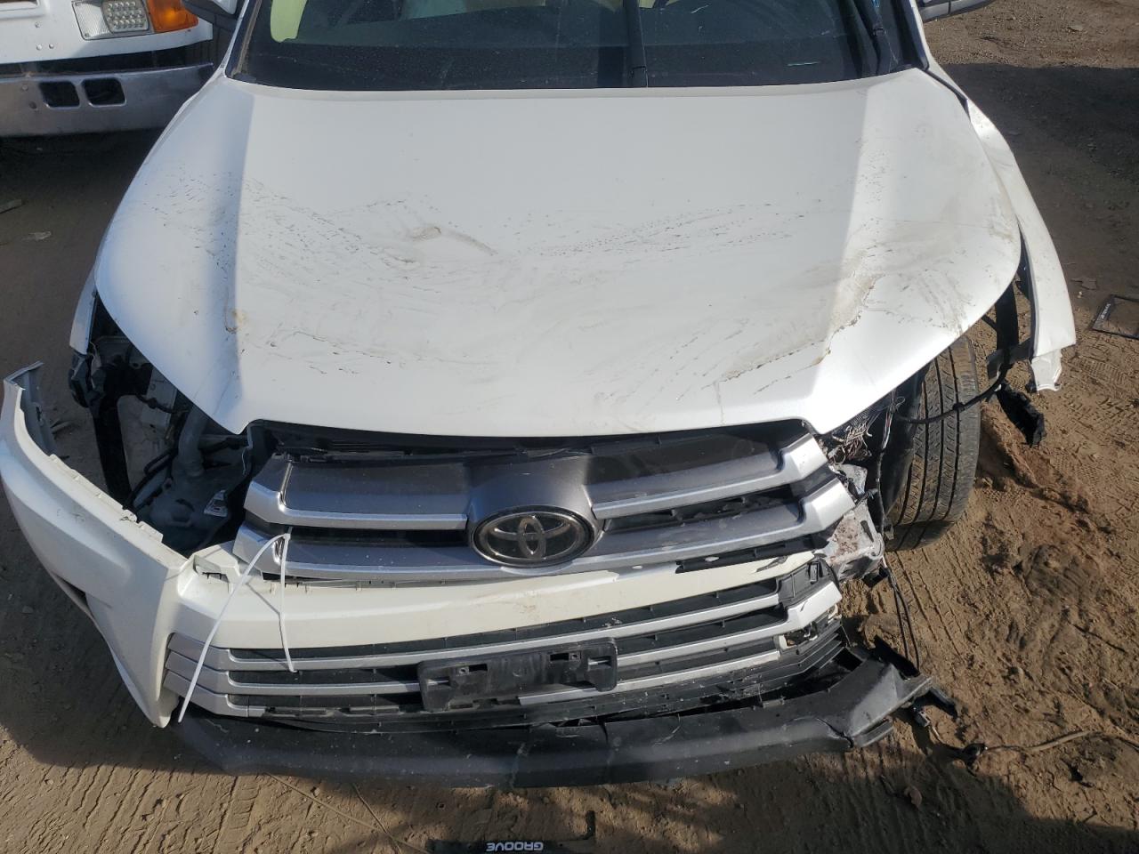 VIN 5TDJZRFH4KS622676 2019 TOYOTA HIGHLANDER no.12