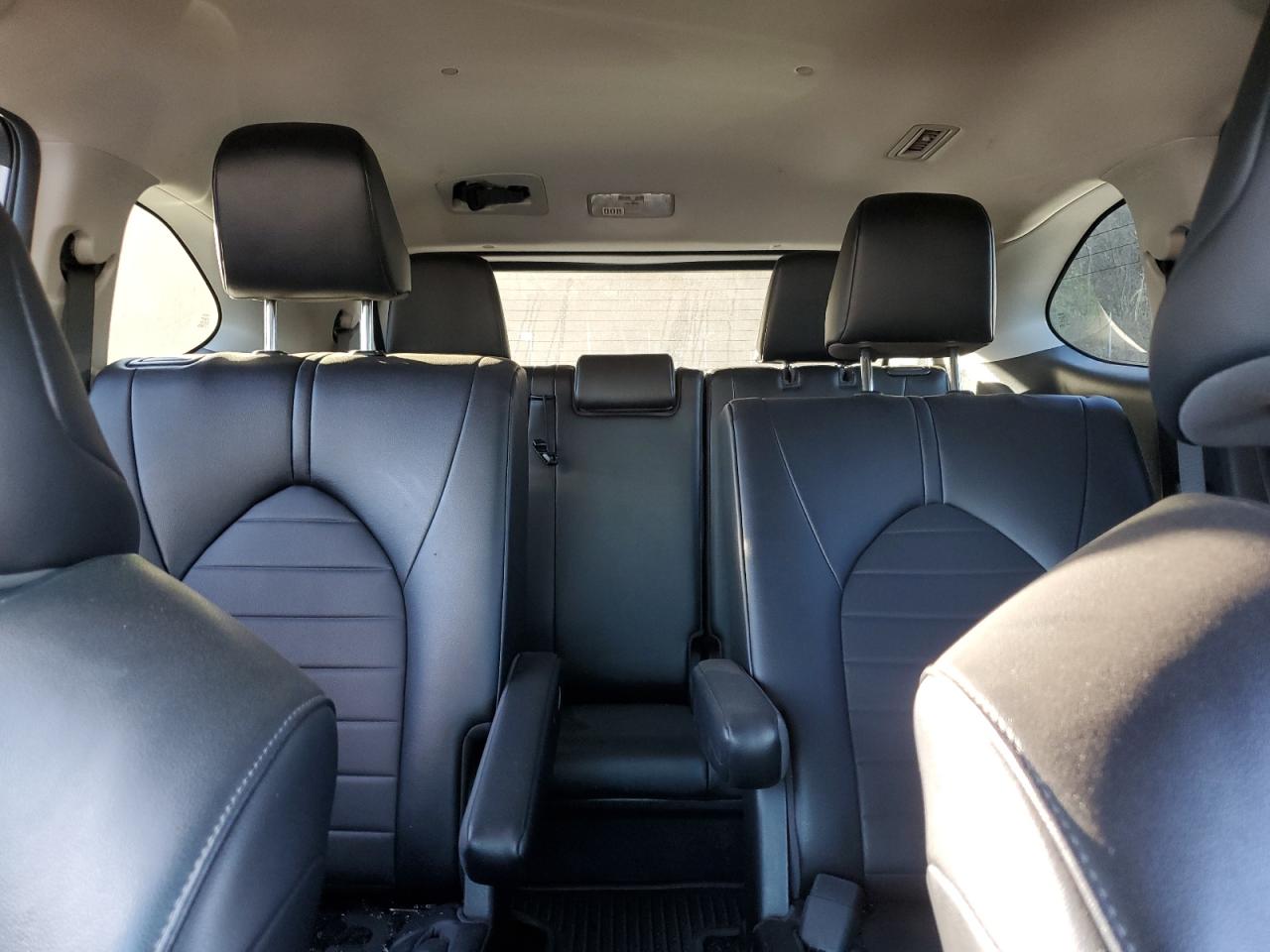 2022 Toyota Highlander - Image 10