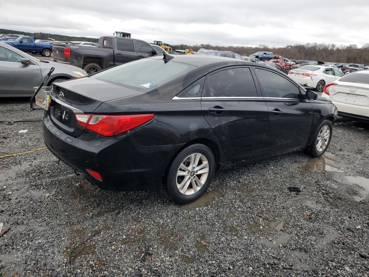 2011 Hyundai Sonata - Image 3