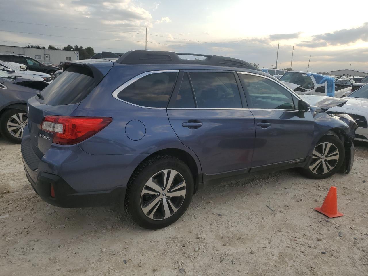 VIN 4S4BSANC3J3313079 2018 SUBARU OUTBACK no.3