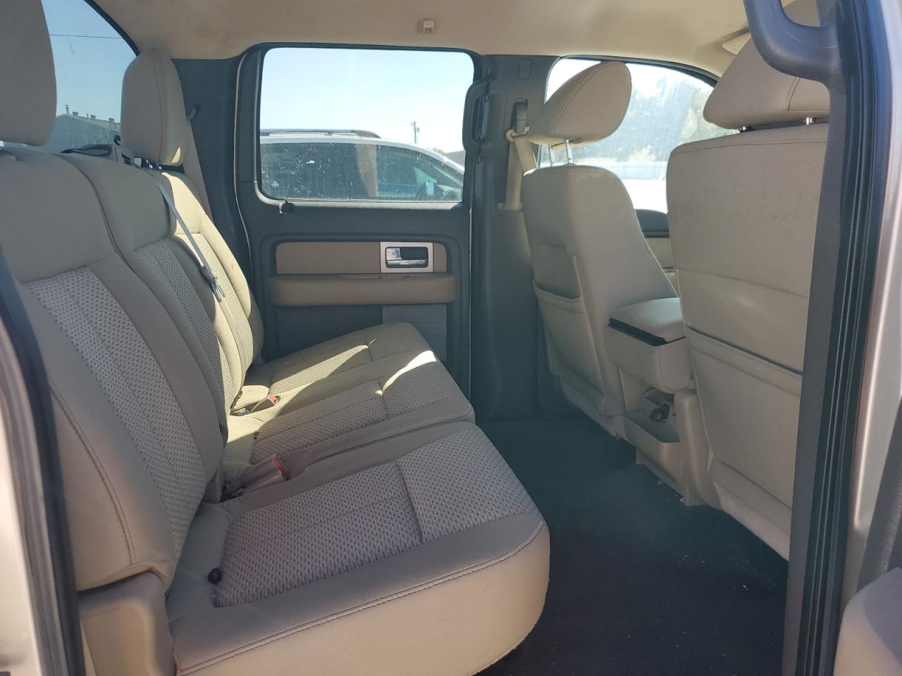 2010 Ford F-150 - Image 10