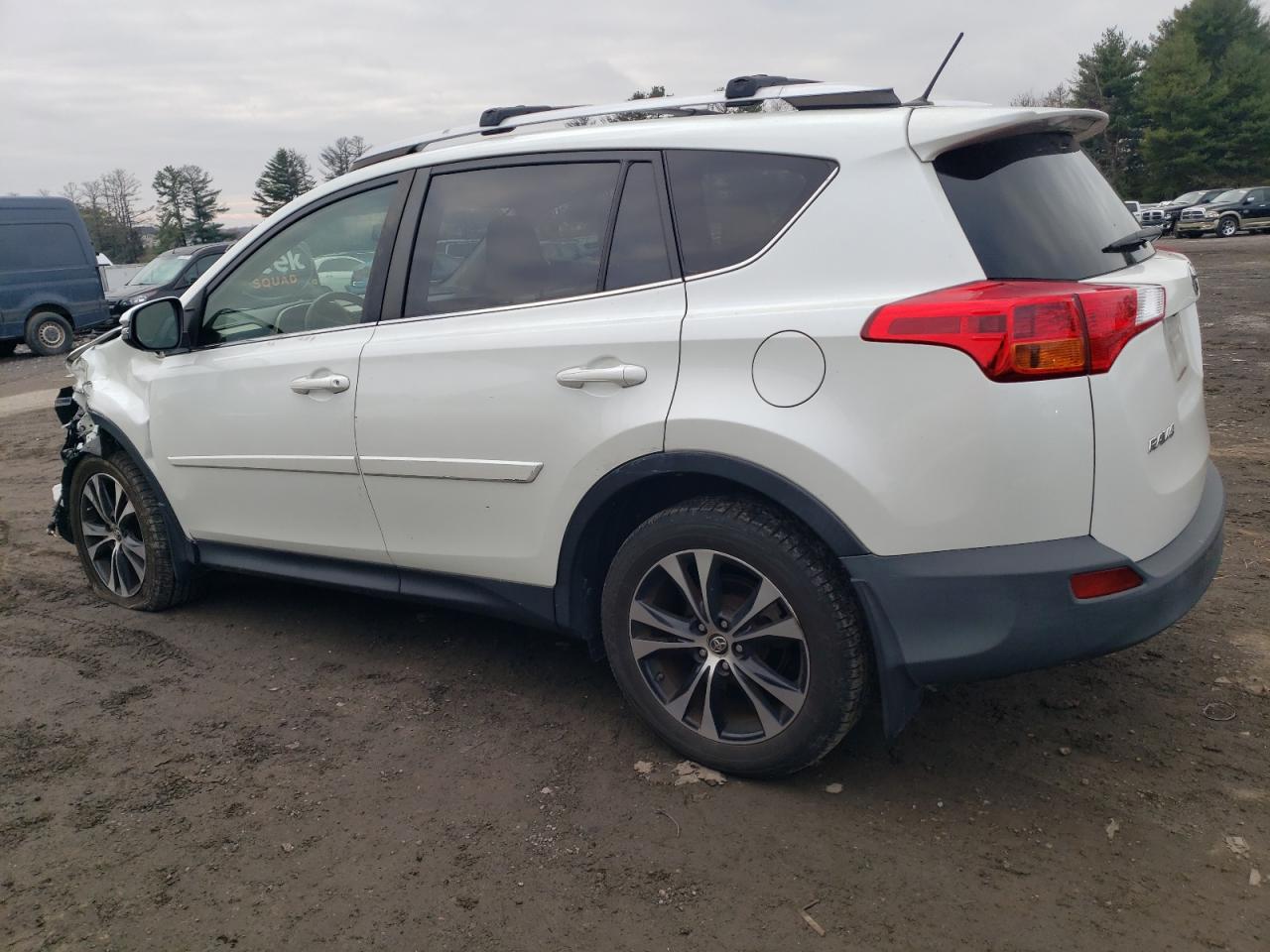 VIN JTMDFREV9FD155785 2015 TOYOTA RAV4 no.2