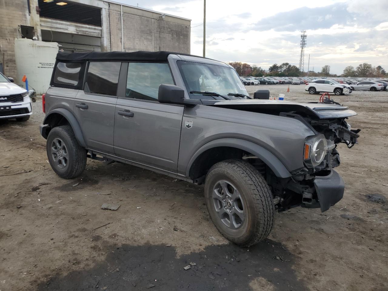 2021 Ford Bronco - Image 4