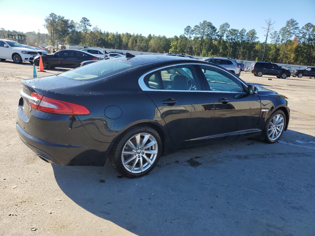 2013 Jaguar XF - Image 3