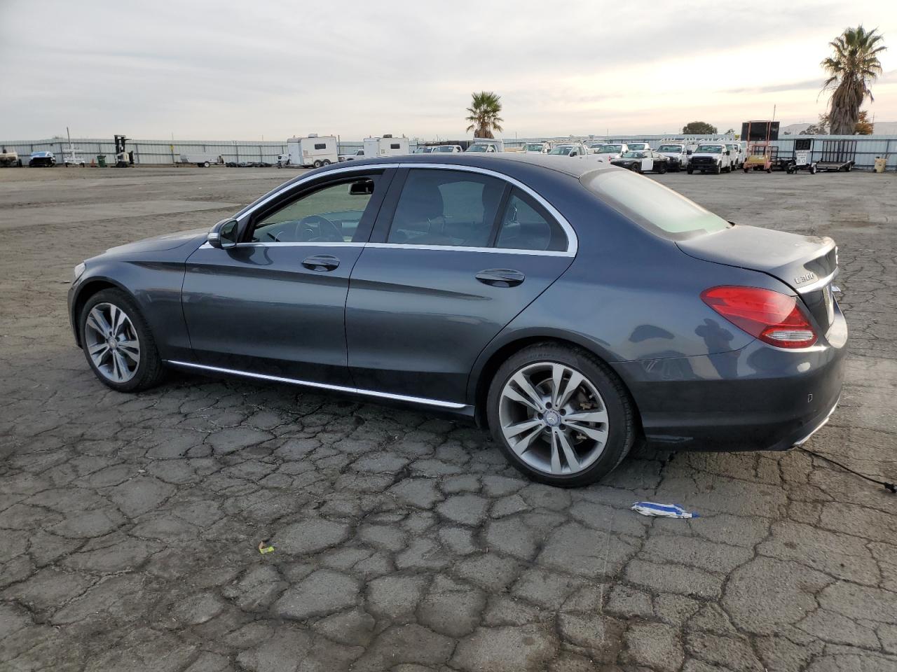 VIN 55SWF4KB8FU022268 2015 MERCEDES-BENZ C-CLASS no.2