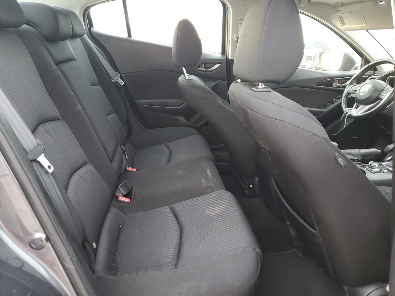 2016 Mazda 3 - Image 10