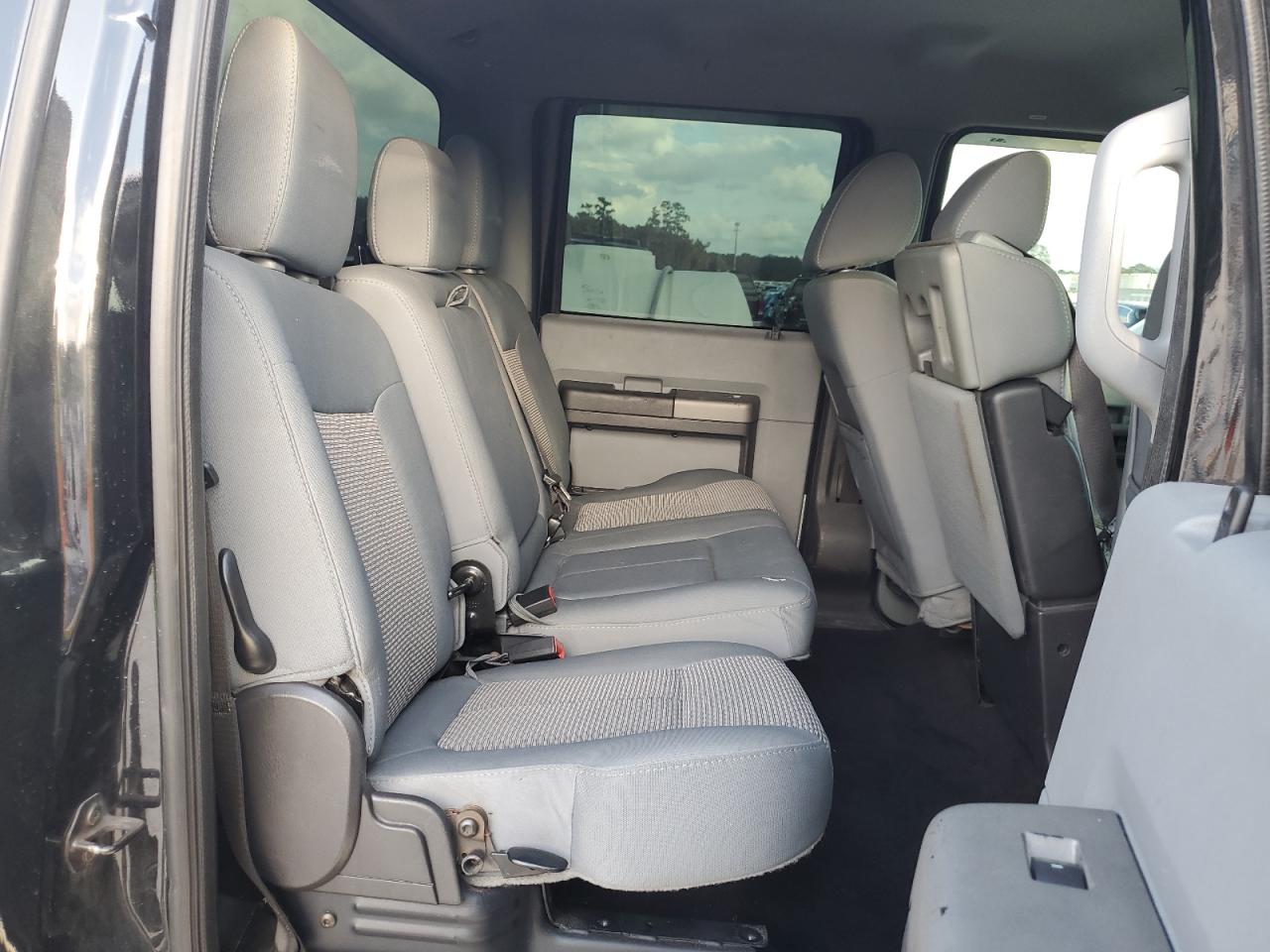 2011 Ford F250 - Image 10