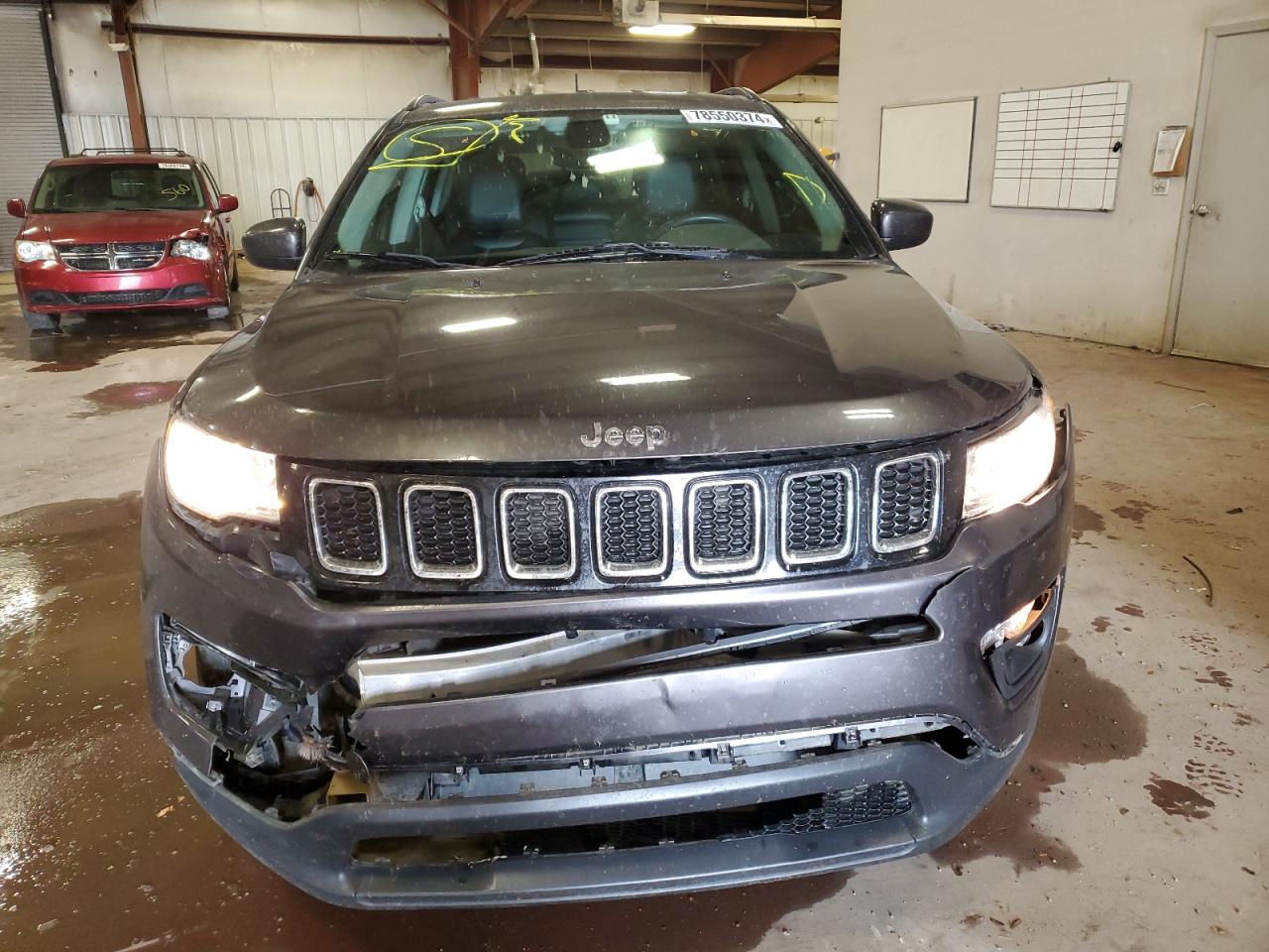 VIN 3C4NJCBB2JT268040 2018 JEEP COMPASS no.5