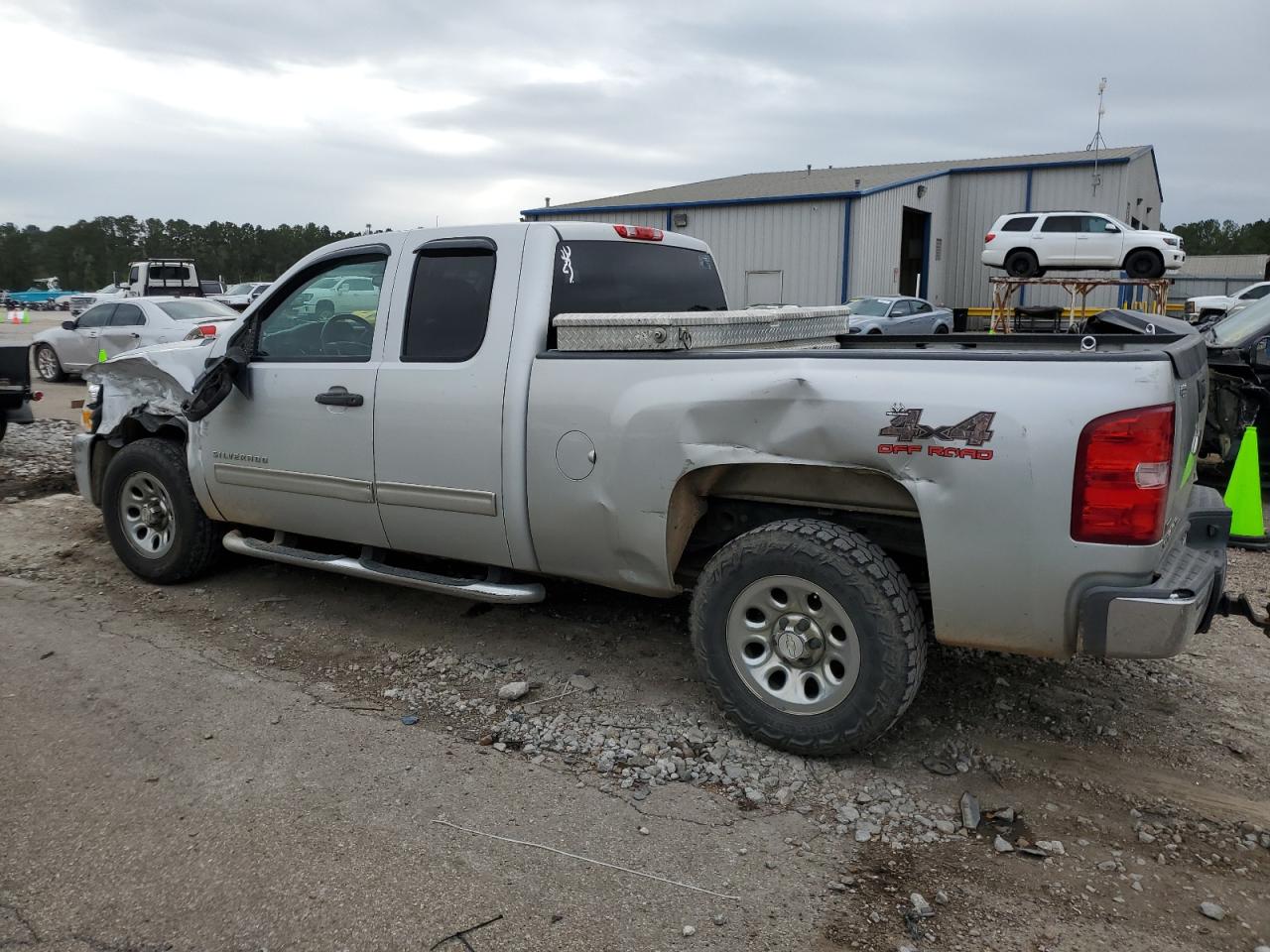 2011 Chevrolet Silverado - Image 2
