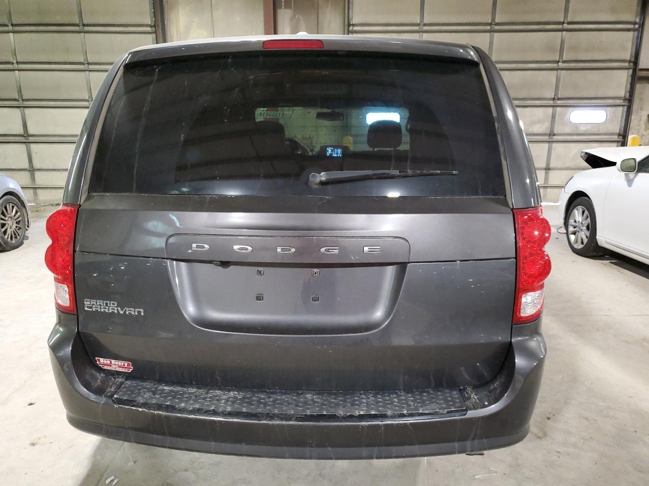 2017 Dodge Caravan - Image 6