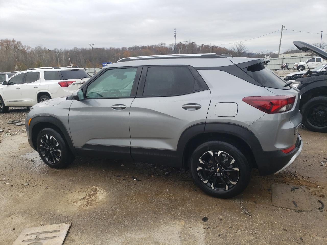 2023 Chevrolet TrailBlazer - Image 2